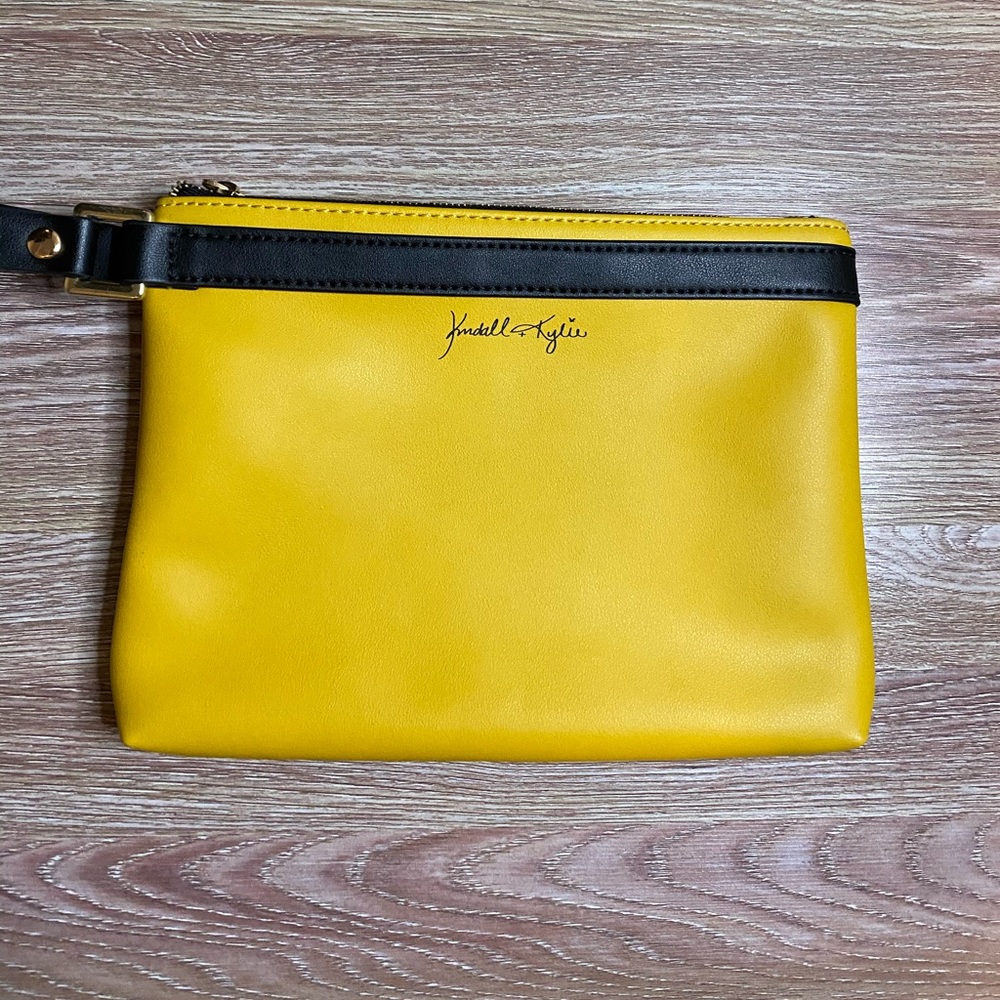 Kendall and Kylie Clutch